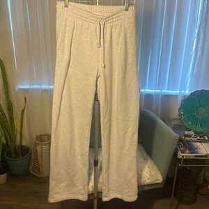 TNA Aritzia Cozy AF Sweatpants Grey Gray Small Worn once